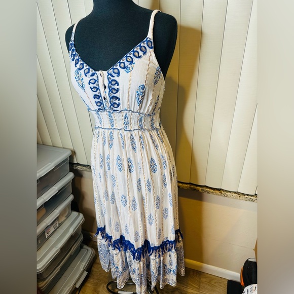 Me 2 Magic Anthropologie Blue Paisley Embroidered Boho Maxi Dress Size Large - Picture 3 of 9